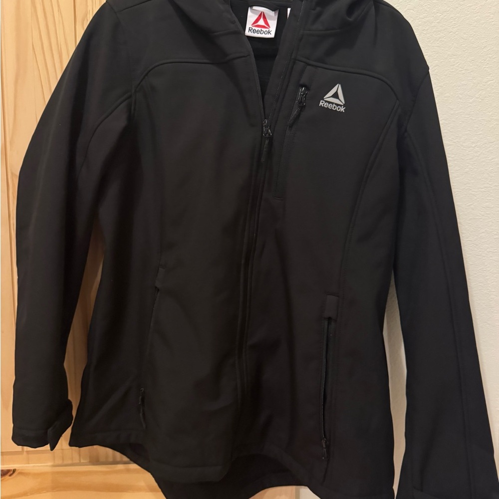Reebok soft shell utility jackets with hood xl
Black $19, xl burgundy $19 each.